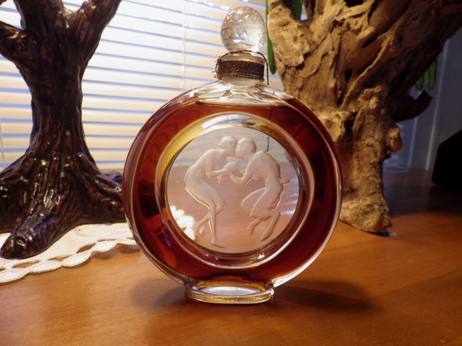 Les flacons de parfums Lalique les plus luxueux vendus sur eBay ! 